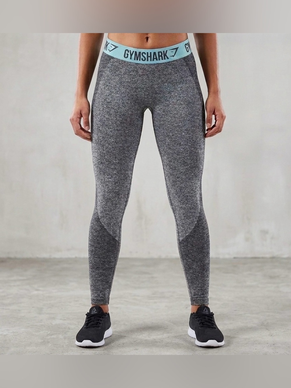 GYMSHARK Seamless Gray Leggings sz S Teal Logo Waistband Compression Activewear